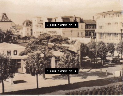 Altes Foto aus DDR Bezirk Rostock, Kreis Rügen, Ostseebad Binz 1959, 2171 Strandpromenade Ecke Hauptstraße. Digitales Bildmaterial... Sammlung