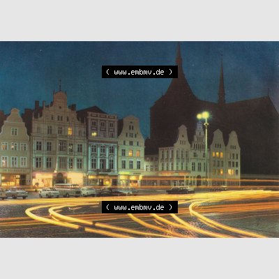 Alte Ansichtskarte mit Ansicht der DDR Bezirk Rostock, Stadtkreis & Hansestadt Rostock 1979, Bei Nacht, Ernst-Thälmann-Platz. Digitales Bildmaterial von Farbigen bzw.... Sammlung