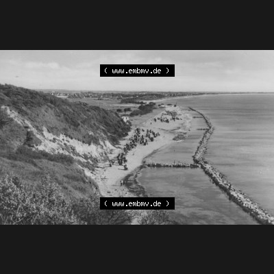 Foto mit Ansicht der DDR Bezirk Rostock, Kreis Rügen, DDR Insel Hiddensee 1970, 2. Blick zum Strand, Heldge-Verlag KG, Köthen-Anh. DDR Bezirk Rostock,... Sammlung