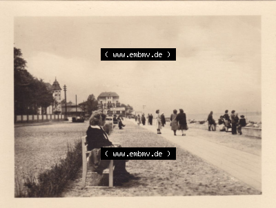Alte Foto-Ansicht DDR Bezirk Rostock, Kreis Bad Doberan, Ostseebad Kühlungsborn 1954, 3418 Strandpromenade. Digitales Bildmaterial... Sammlung