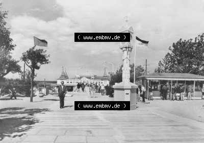 Ansichtskarte der DDR Ahlbeck auf Usedom 1980, Einbildkarte, An der Seebrücke am Meer, zum herunterladen freigegeben Sammlung