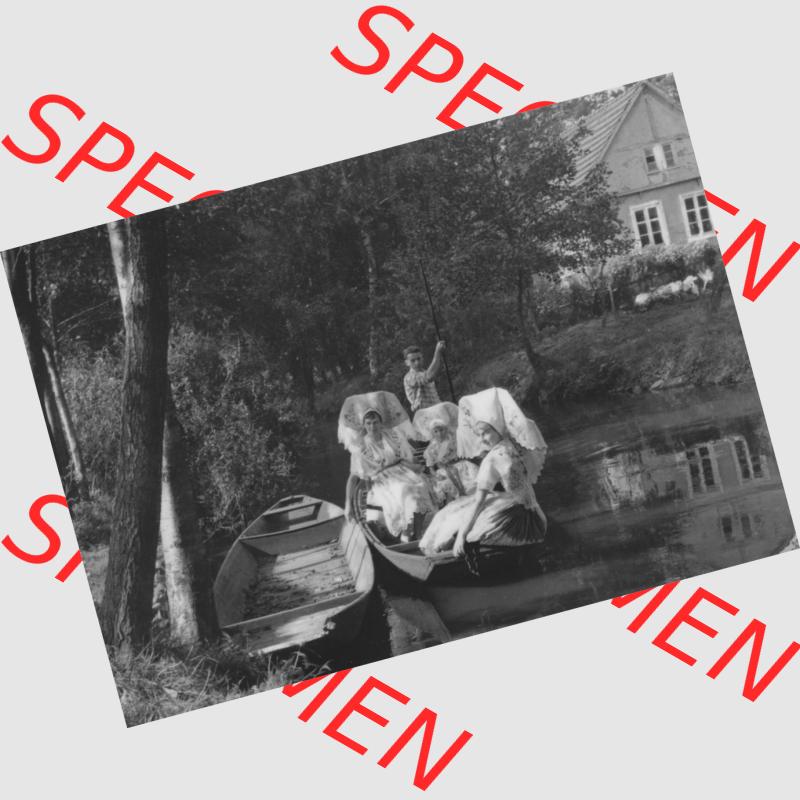 Ansichtskarte Planet-Verlag Berlin Sammlung der DDR in s/w - Schwarzweiß der 1970er Jahre, 1973, Im Spreewald, Frauen mit Serbischen Trachten. Digitales Bildmaterial... Sammlung