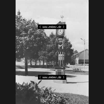 Alte Ansichtskarte der DDR Ahlbeck auf Usedom 1982, Stranduhr an der Seebrücke von Ahlbeck. Digitales Bildmaterial von Ansichtskarten aus der DDR, der Deutschen Demokratischen Republik,... Sammlung