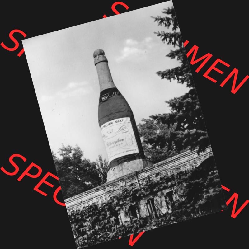 Ansichtskarte Erhard Neubert KG - Karl-Marx-Stadt in der DDR Sammlung 1967, Sektflasche, Freyburg Unstrut, Rotkäppchen-Sekt Sektkellerei, Hochformat, Einbildkarte.... Sammlung