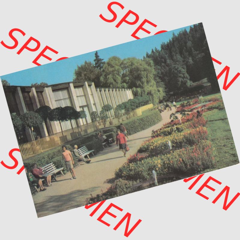 Dick-Foto-Verlag Erlbach I.V. aus Sammlung Staatsbad Bad Elster, An der Wandelhalle Color. Das Digital JPG-Bild der Ansichtskarte aus Staatsbad Bad Elster in Farbe / Color... Sammlung