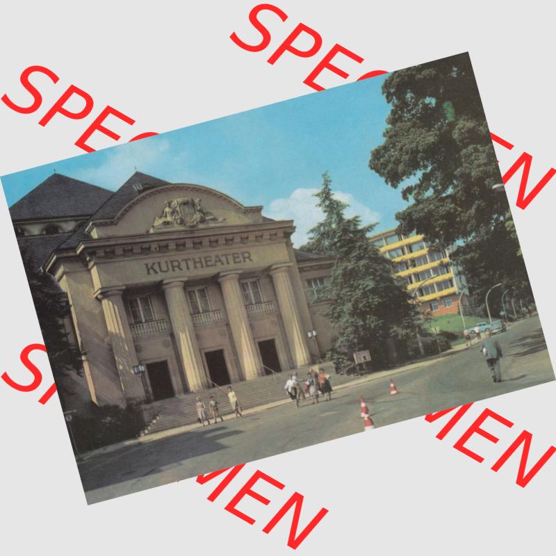Dick-Foto-Verlag Erlbach I.V. aus Sammlung Staatsbad Bad Elster, Kurtheater mit Klinik-Sanatorium. Das Digital JPG-Bild der Ansichtskarte aus Staatsbad Bad Elster in Farbe /... Sammlung