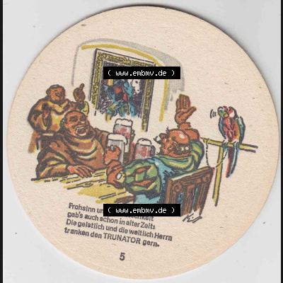 Bierdeckel Hofbräuhaus Traunstein, braut fürstliche Biere, 5 Frohsinn und Gemüdlichkeit gabs auch schon in alter Zeit (3). Deutscher Katalog über deutsche... Sammlung
