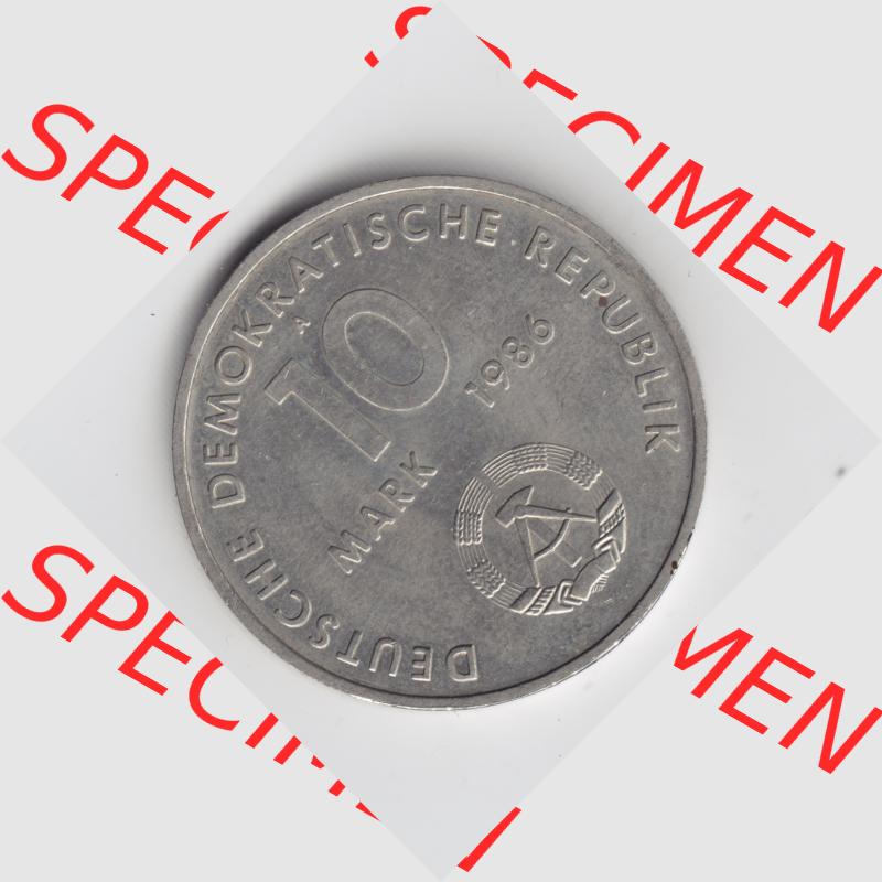 1986, 10 Mark Gedenkmünze Ernst Thälmann, Münzen-Rückseite mit DDR-Wappen und Wert in DDR-Mark im Zahlungsverkehr zur DDR-Zeiten auf einen Digitalen Bild, der Münze... Sammlung