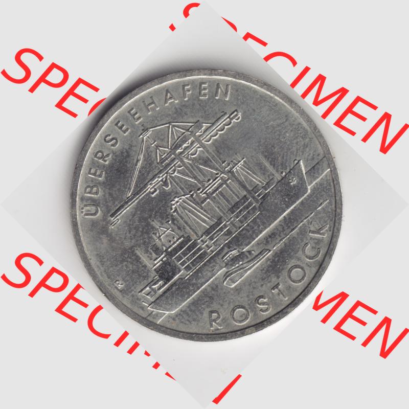 1988, 5 Mark A Überseehafen Rostock, Semicontainerschiff, Münzen-Vorderseite mit Motiv der DDR Gedenkmünze auf einen Digitalen Bild, der Münze aus Deutschland... Sammlung