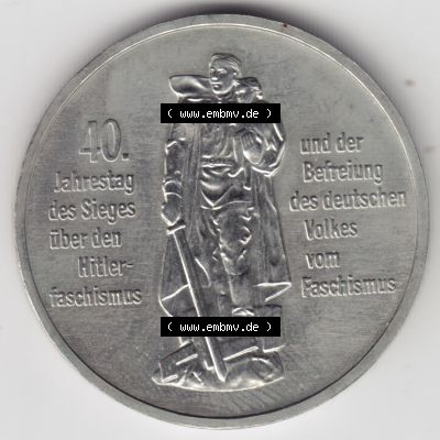 1985, 10 Mark A 40. Jahrestag des Sieges über den Hitlerfaschismus und der Befreiung des deutschen Volkes vom Faschismus, Münzen-Vorderseite mit Motiv der DDR Gedenkmünze... Sammlung