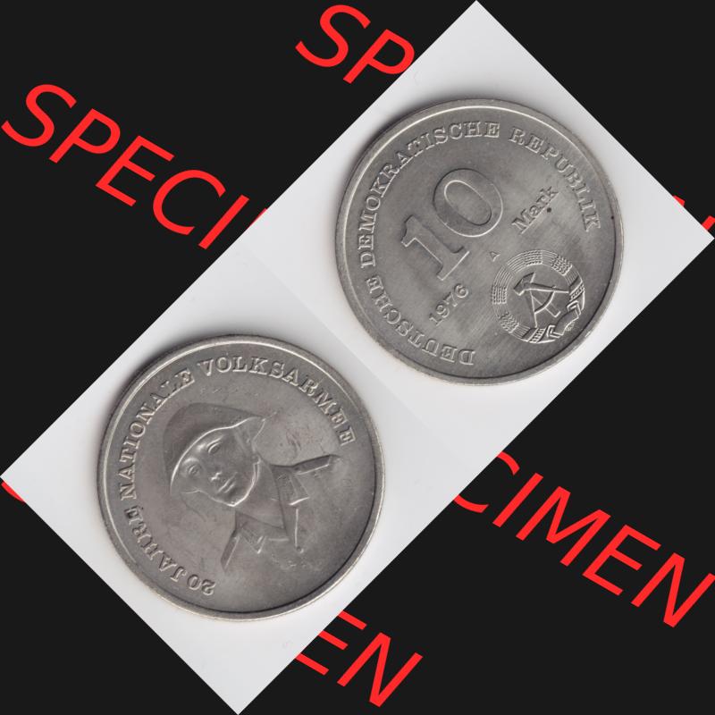 DDR Münze 1976, 10 Mark Gedenkmünze der DDR, 20 Jahre NVA - Münzen-Vorderseite und Rückseite mit Wappen auf einen Digitalen Bild, der Münze aus Deutschland der... Sammlung