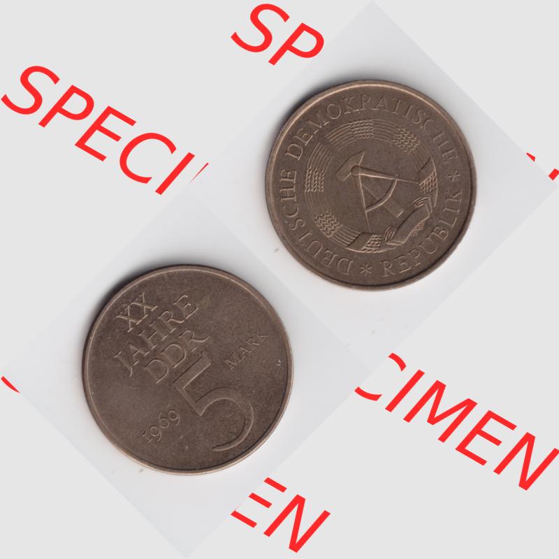 DDR Münze 1969, 5 Mark Gedenkmünze XX, 20 Jahre DDR - Münzen-Vorderseite und Rückseite mit Wappen auf einen Digitalen Bild, der Münze aus Deutschland der DDR,... Sammlung
