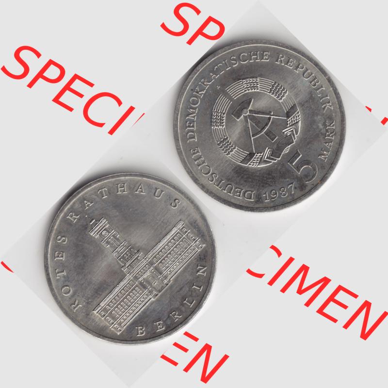 DDR Münze 1987, 5 Mark A Rotes Rathaus in Berlin - Münzen-Vorderseite und Rückseite mit Wappen auf einen Digitalen Bild, der Münze aus Deutschland der DDR, der Deutschen... Sammlung