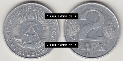 DDR Münze 1957-1990 Umlaufmünze / Kursmünze 1972-1990, A 2 Mark 1977. Vorderseite und Rückseite horizontal rechts nebeneinander... Sammlung