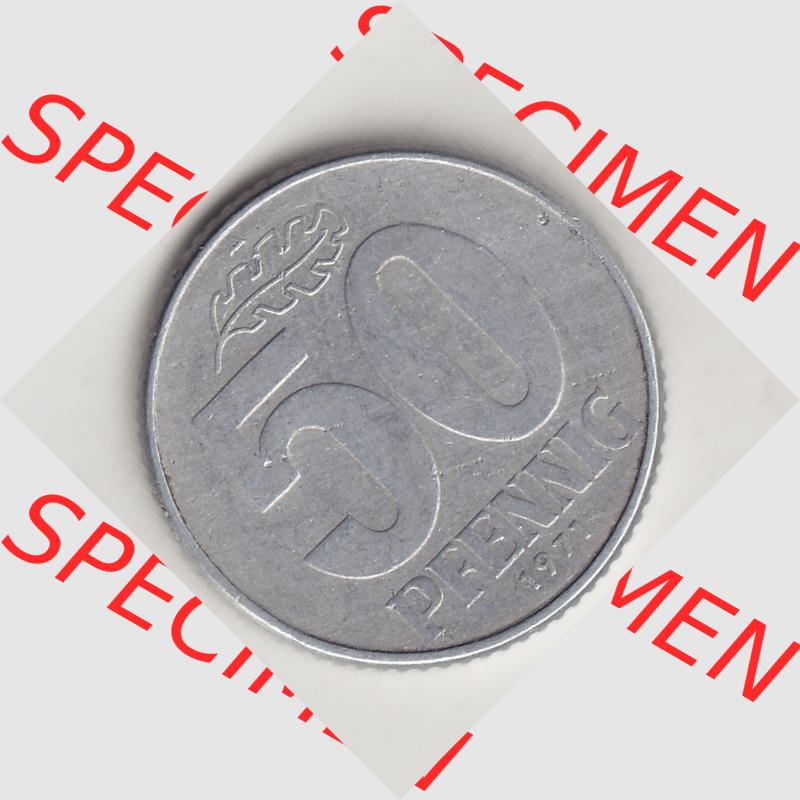 DDR Münze 1958-1990 Umlaufmünze / Kursmünze 1958-1990, A 50 Pfennig 1971-3 der DDR-Mark. Rückseite der 50 Pfennig mit Wertzahl / Wertangabe der DDR-Münze.... Sammlung