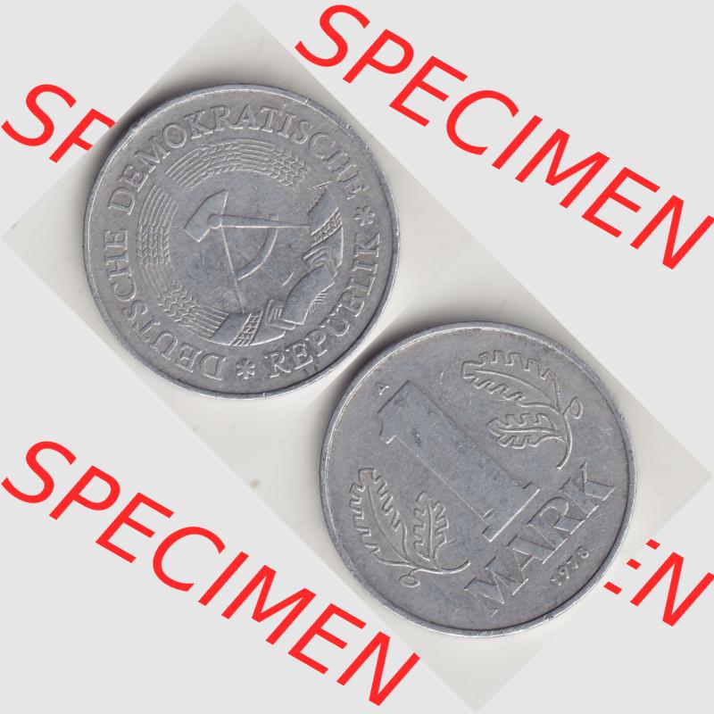 DDR Münze 1956-1990 Umlaufmünze / Kursmünze 1972-1990, A 1 Mark 1978. Vorderseite und Rückseite vertikal untereinander zusammengefügt, der 1-Mark Münzen... Sammlung