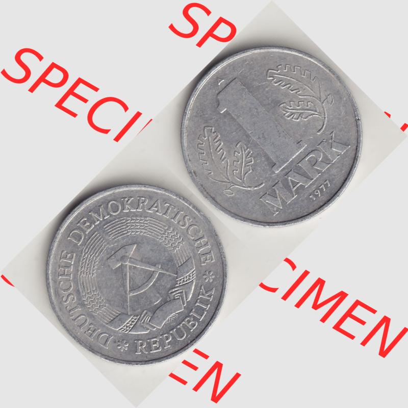 DDR Münze 1956-1990 Umlaufmünze / Kursmünze 1972-1990, A 1 Mark 1977-1. Vorderseite und Rückseite horizontal rechts nebeneinander zusammengefügt, der 1-Mark... Sammlung