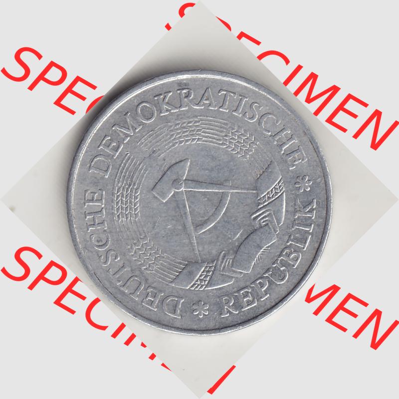 DDR Münze 1956-1990 Umlaufmünze / Kursmünze 1972-1990, A 1 Mark 1977-4. Vorderseite der 1-Mark Münzen der DDR. Hier im online Katalog befinden sich 1 Mark-Stücke,... Sammlung