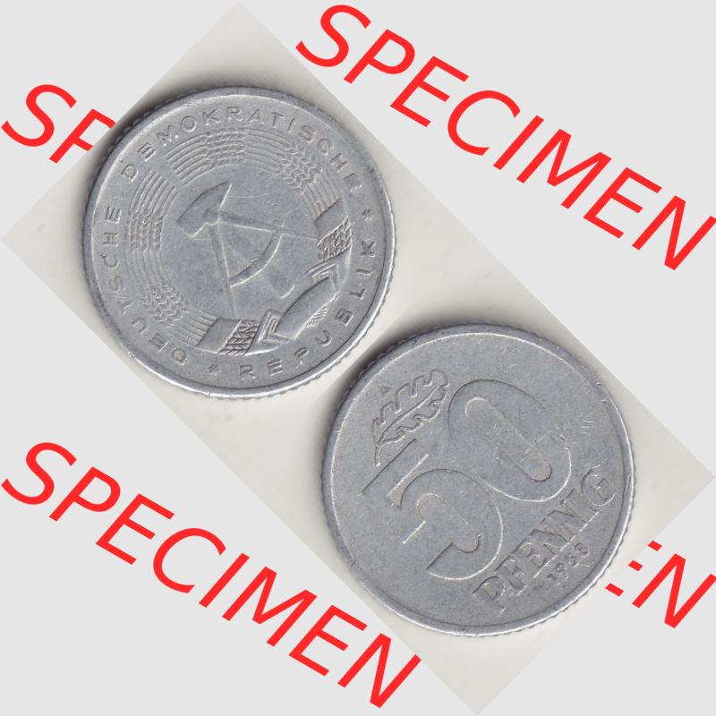 DDR Münze 1958-1990 Umlaufmünze / Kursmünze 1958-1990, A 50 Pfennig 1958-2 der DDR-Mark. Vorderseite und Rückseite vertikal untereinander zusammengefügt,... Sammlung