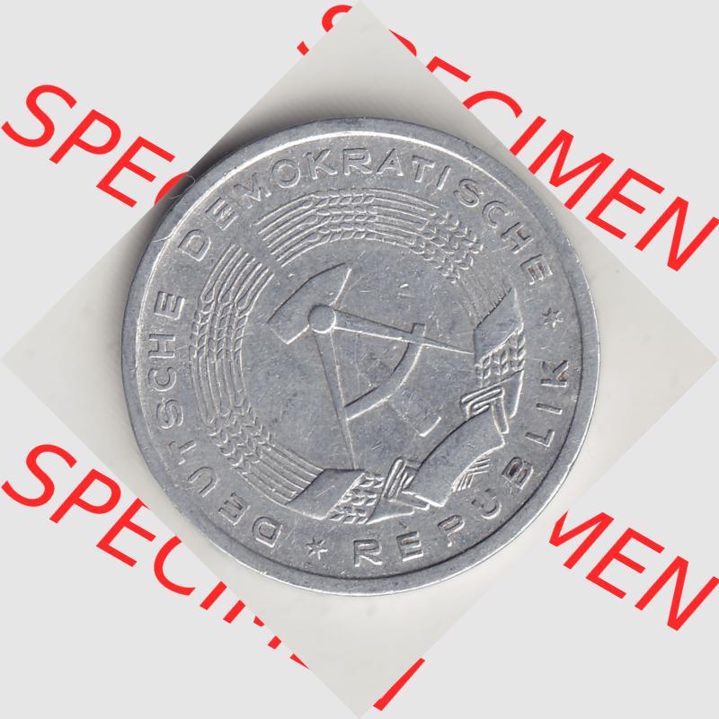 DDR Münze 1956-1990 Umlaufmünze / Kursmünze 1956-1963, A 1 Deutsche Mark 1956-1. Vorderseite der 1-Mark Münzen der DDR. Hier im online Katalog befinden sich... Sammlung