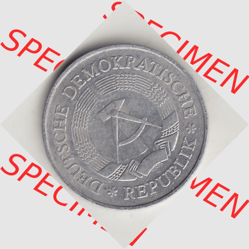 DDR Münze 1956-1990 Umlaufmünze / Kursmünze 1972-1990, A 1 Mark 1977-1. Vorderseite der 1-Mark Münzen der DDR. Hier im online Katalog befinden sich 1 Mark-Stücke,... Sammlung