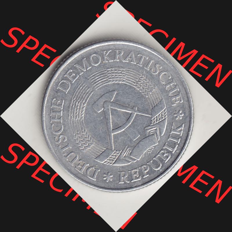 DDR Münze 1957-1990 Umlaufmünze / Kursmünze 1972-1990, A 2 Mark 1977. Vorderseite der 2-Mark Münzen der DDR. Hier im online Katalog befinden sich 2 Mark-Stücke,... Sammlung