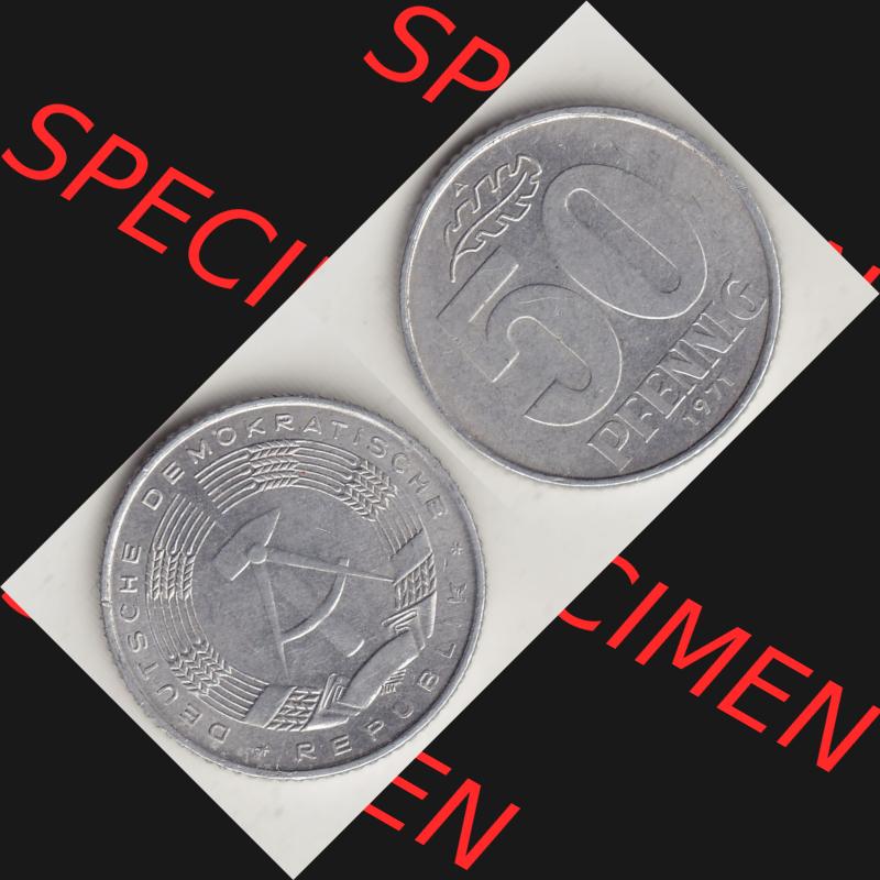 DDR Münze 1958-1990 Umlaufmünze / Kursmünze 1958-1990, A 50 Pfennig 1971-2 der DDR-Mark. Vorderseite und Rückseite horizontal rechts nebeneinander zusammengefügt,... Sammlung