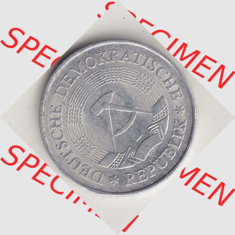 DDR Münze 1956-1990 Umlaufmünze / Kursmünze 1972-1990, A 1 Mark 1977-2. Vorderseite der 1-Mark Münzen der DDR. Hier im online Katalog befinden sich 1 Mark-Stücke,... Sammlung