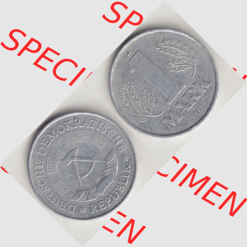 DDR Münze 1956-1990 Umlaufmünze / Kursmünze 1972-1990, A 1 Mark 1977-4. Vorderseite und Rückseite horizontal rechts nebeneinander zusammengefügt, der 1-Mark... Sammlung