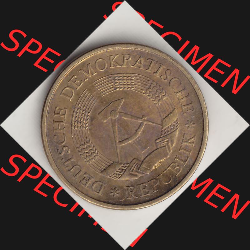 DDR Münze 1969-1990 Umlaufmünze / Kursmünze 1969-1990, 20 Pfennig 1989-1, DDR-Telefonmünze. Vorderseite der 20 Pfennig Münzen der DDR, die schweren... Sammlung
