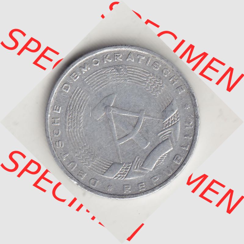 DDR Münze 1948-1990 Umlaufmünze / Kursmünze 1968-1990, A 5 Pfennig 1968-2. Vorderseite der 5 Pfennig Münze der DDR. Hier im online Katalog befinden sich 5 Pfennig-Stücke,... Sammlung