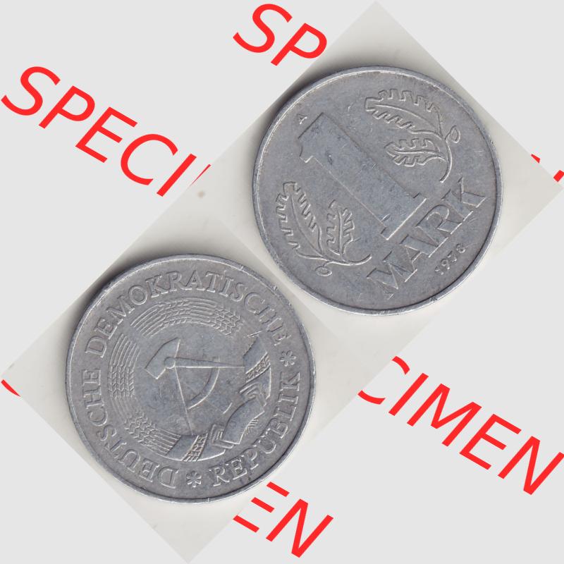 DDR Münze 1956-1990 Umlaufmünze / Kursmünze 1972-1990, A 1 Mark 1978. Vorderseite und Rückseite horizontal rechts nebeneinander zusammengefügt, der 1-Mark... Sammlung