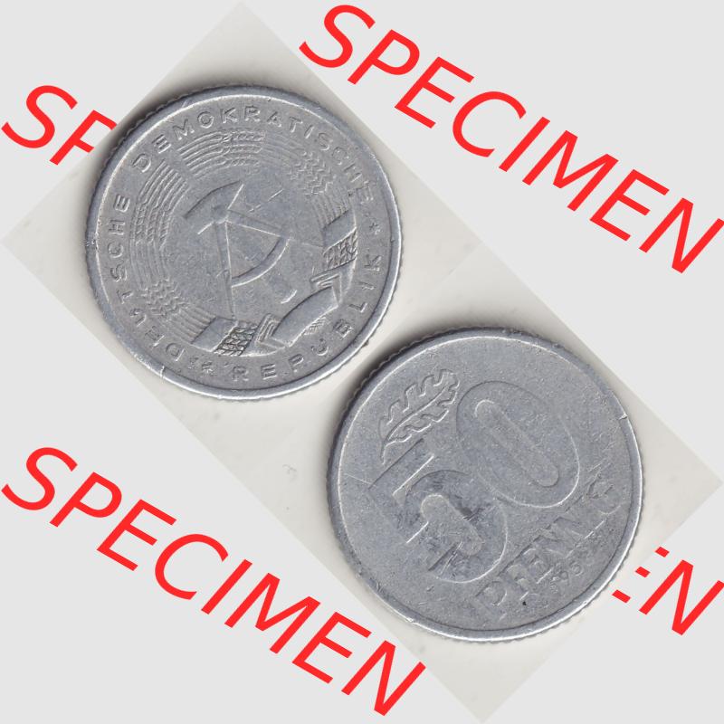 DDR Münze 1958-1990 Umlaufmünze / Kursmünze 1958-1990, A 50 Pfennig 1958-1 der DDR-Mark. Vorderseite und Rückseite vertikal untereinander zusammengefügt,... Sammlung