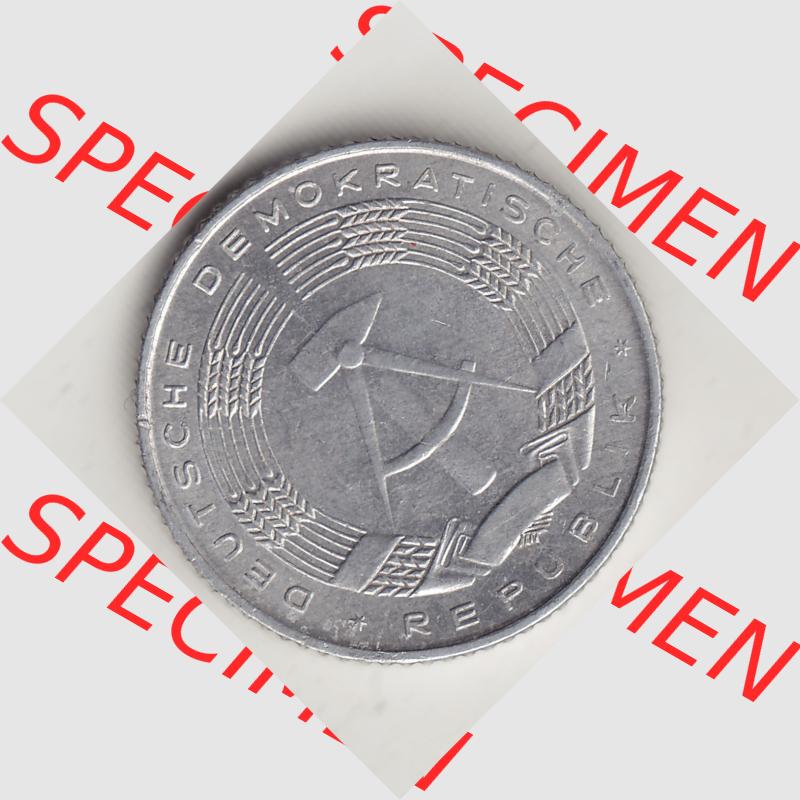 DDR Münze 1958-1990 Umlaufmünze / Kursmünze 1958-1990, A 50 Pfennig 1971-2 der DDR-Mark. Vorderseite der 50 Pfennig Münze der DDR. Hier im online Katalog befinden... Sammlung