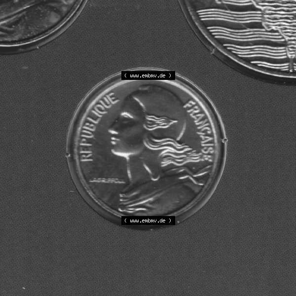 Grau bzw. s/w Münze Frankreich 2000, 5 Centimes. Rückseite der alten französischen Umlaufmünze aus Frankreich in der Francs-Währung zum katalogisieren und verwalten im Münzen-Katalog... Sammlung Graustufen