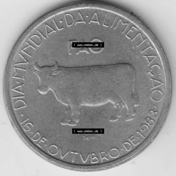 Grau bzw. s/w Münzen Portugal Gedenkmünze 1983-1983, 5 Escudos Da Mvndial Da Alimentacao, 16 De Ovtvbro De 1983. Rückseite der portugiesischen Gedenkmünze aus Portugal vor der... Sammlung Graustufen