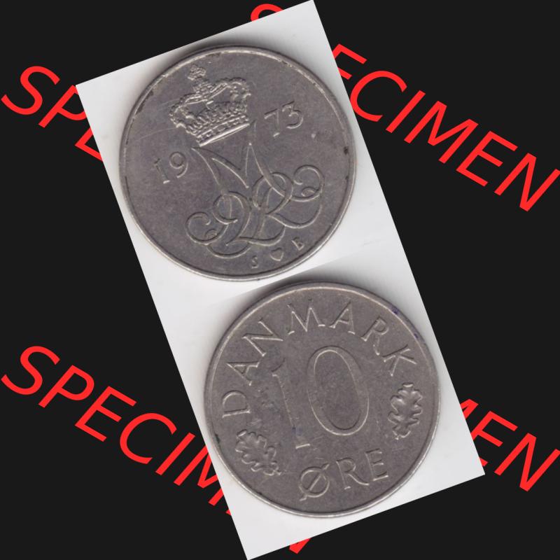 Münzen Dänemark Umlaufmünze 1973, 10 Öre. Vorderseite und Rückseite vertikal auf einen digitalen Bild der alten dänischen Umlaufmünze aus Dänemark zum... Sammlung