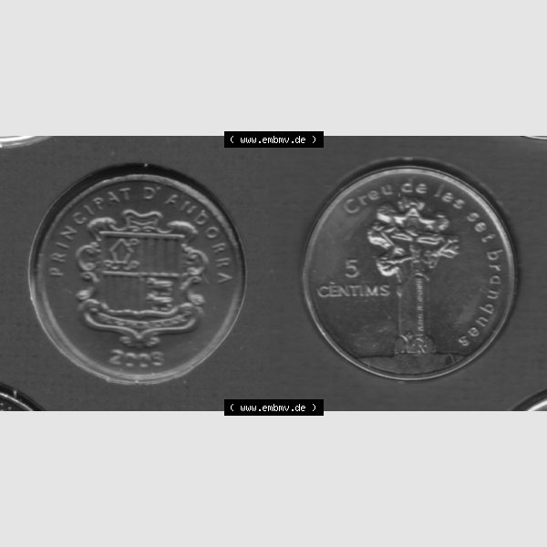 Grau bzw. s/w Münzen Andorra Sammlermünze aus KMS 2003, 5 Centims, Siebeneckiges Kreuz. Vorderseite und Rückseite horizontal auf einen digitalen Bild der alten Diner Umlaufmünze... Sammlung Graustufen