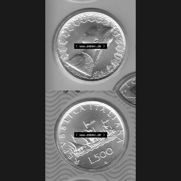 Grau bzw. s/w Münzen Italien Umlaufmünze 1958-2001, 500 Lira-LIre Silber 2001. Vorderseite und Rückseite vertikal untereinander auf einen digitalen Bild der alten italienischen Münze... Sammlung Graustufen