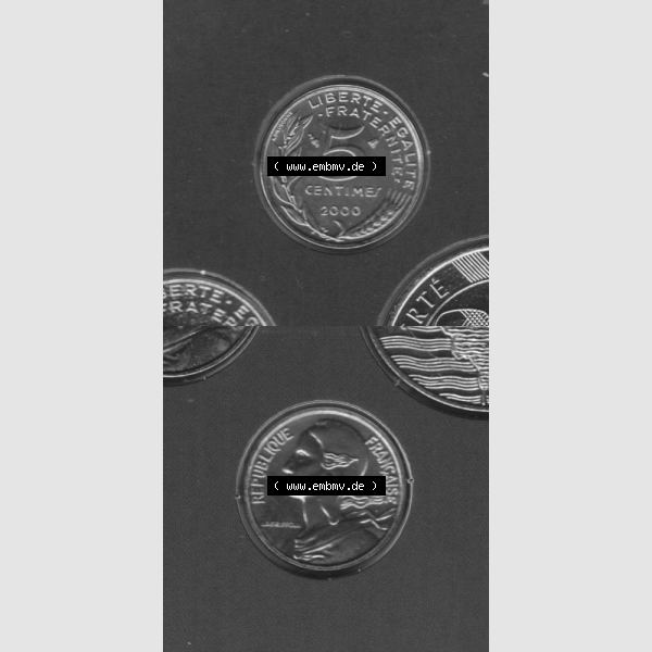 Grau bzw. s/w Münze Frankreich 2000, 5 Centimes. Vorderseite und Rückseite vertikal auf einen digitalen Bild der alten französischen Umlaufmünze aus Frankreich in der Francs-Währung... Sammlung Graustufen
