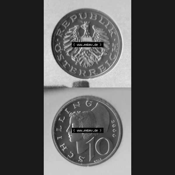 Grau bzw. s/w Münzen Österreich Umlaufmünze 1974-2001, 10 Schilling 2000, Münze aus Österreich mit Münzseiten Vertikal / Untereinander auf einen Bild für Mobile-Geräte... Sammlung Graustufen