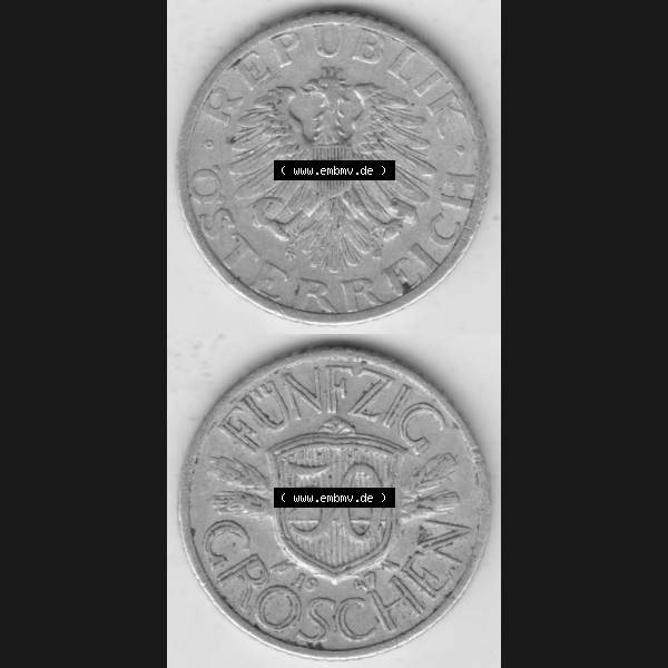 Grau bzw. s/w Münzen Österreich Umlaufmünze 1946-1955, 50 Groschen 1947 III., Münze aus Österreich mit Münzseiten Vertikal / Untereinander auf einen Bild für... Sammlung Graustufen