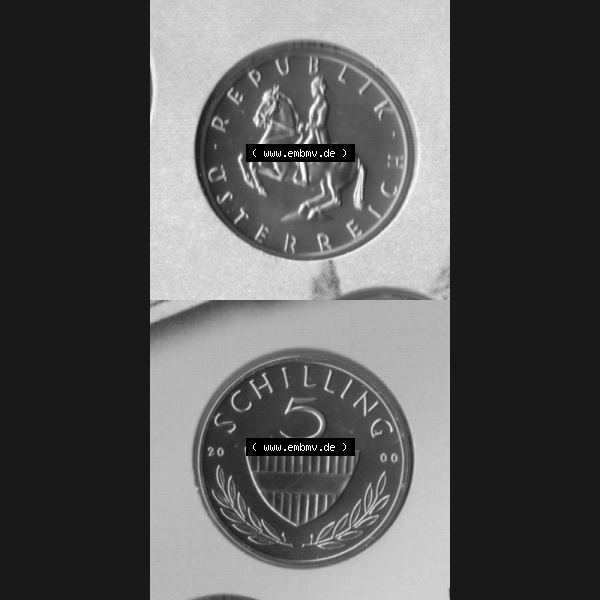 Grau bzw. s/w Münzen Österreich Umlaufmünze 1968-2001, 5 Schilling 2000, Münze aus Österreich mit Münzseiten Vertikal / Untereinander auf einen Bild für Mobile-Geräte... Sammlung Graustufen