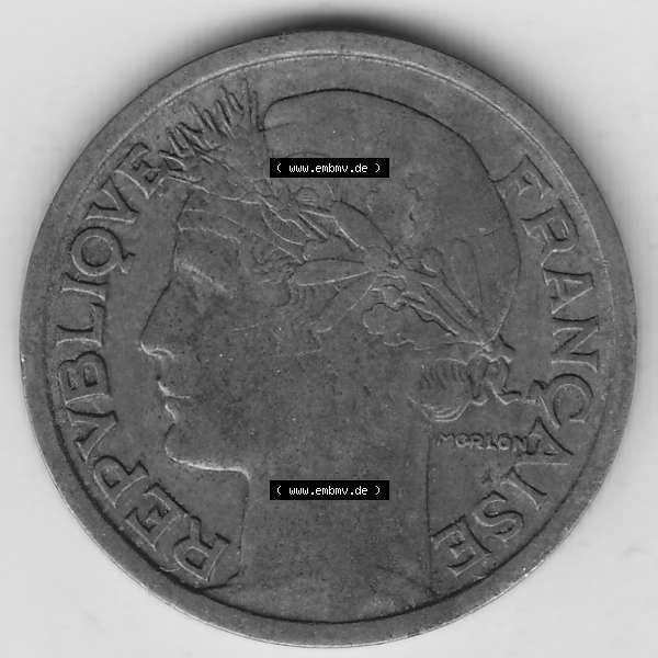 Grau bzw. s/w Münzen Frankreich Umlaufmünze 1931-1941, 1 Franken, 1 Franc, 1937-1 LIBERTE EGALITE FRATERNITE. Vorderseite der alten französischen Umlaufmünze aus Frankreich... Sammlung Graustufen