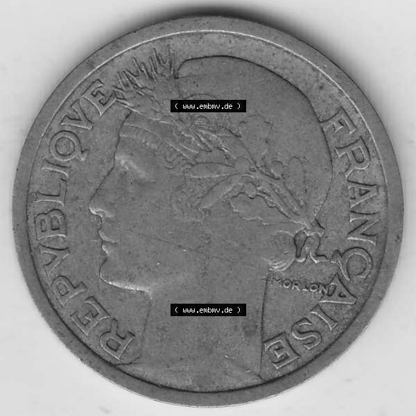 Grau bzw. s/w Münzen Frankreich Umlaufmünze 1931-1941, 1 Franken, 1 Franc, 1936-1 LIBERTE EGALITE FRATERNITE. Vorderseite der alten französischen Umlaufmünze aus Frankreich... Sammlung Graustufen
