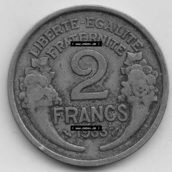 Grau bzw. s/w Münzen Frankreich Umlaufmünze 1931-1941, 2 Franken 1933-1 LIBERTE EGALITE FRATERNITE. Rückseite der alten französischen Umlaufmünze aus Frankreich in der Francs-Währung... Sammlung Graustufen