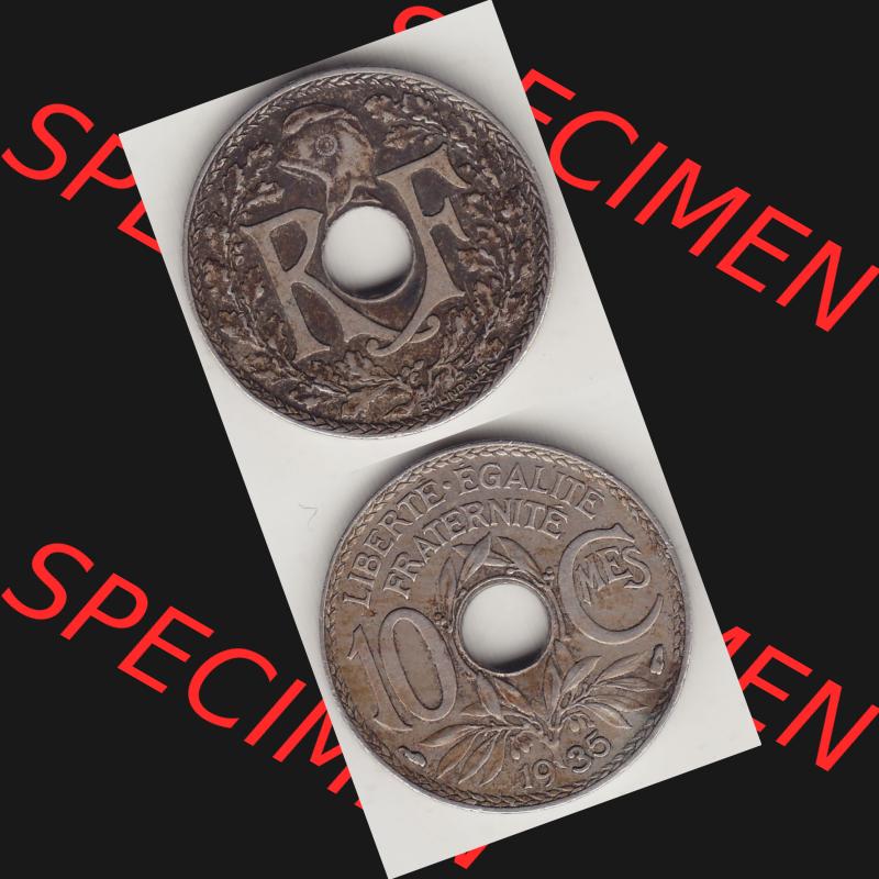 Münzen Frankreich Umlaufmünze 1917-1938, 10 Centimes - Cmes 1935-1. Vorderseite und Rückseite vertikal auf einen digitalen Bild der alten französischen Umlaufmünze... Sammlung