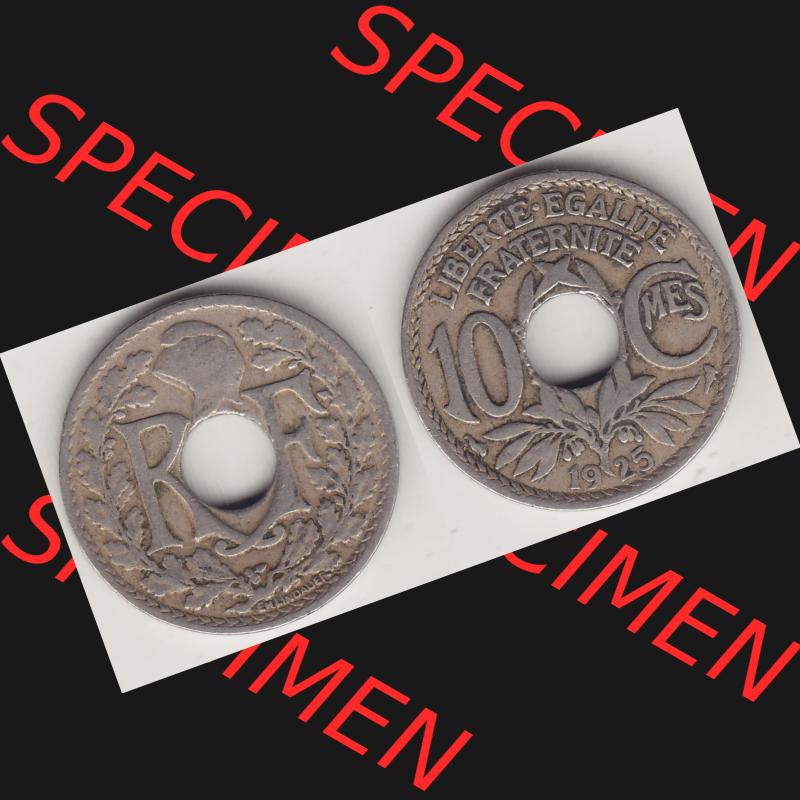 Münzen Frankreich Umlaufmünze 1917-1938, 10 Centimes - Cmes 1925. Vorderseite und Rückseite horizontal auf einen digitalen Bild der alten französischen Umlaufmünze... Sammlung