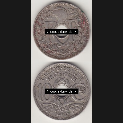 Münzen Frankreich Umlaufmünze 1917-1938, 10 Centimes - Cmes 1932. Vorderseite und Rückseite vertikal auf einen digitalen Bild der alten französischen Umlaufmünze 10... Sammlung