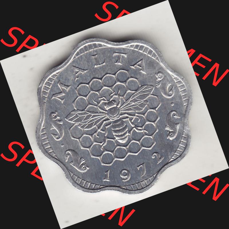 Bildmaterial Münzensatz / KMS 1972 aus Malta 1972-2006, 3 Mils 1972-1, MALTA 3 MILS. Vorderseite einer Umlaufmünze aus 1972 Malta, Münze aus offiziellen Kursmünzensatz... Sammlung